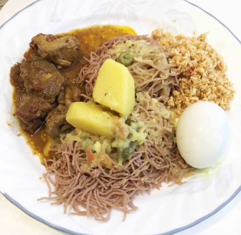 Red-rice string hoppers with curries